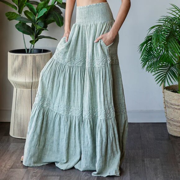 099 Oli & Hali Washed Smocked Waist Tiered Wide Leg Flare Pants NEW Size Small - Picture 4 of 6